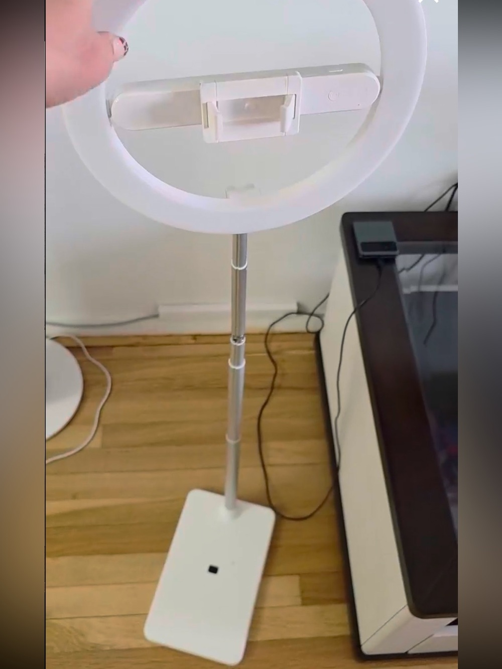 Adjustable LED Floor Lamp with Ring Light and Phone Holder - Picture 13 of 14
